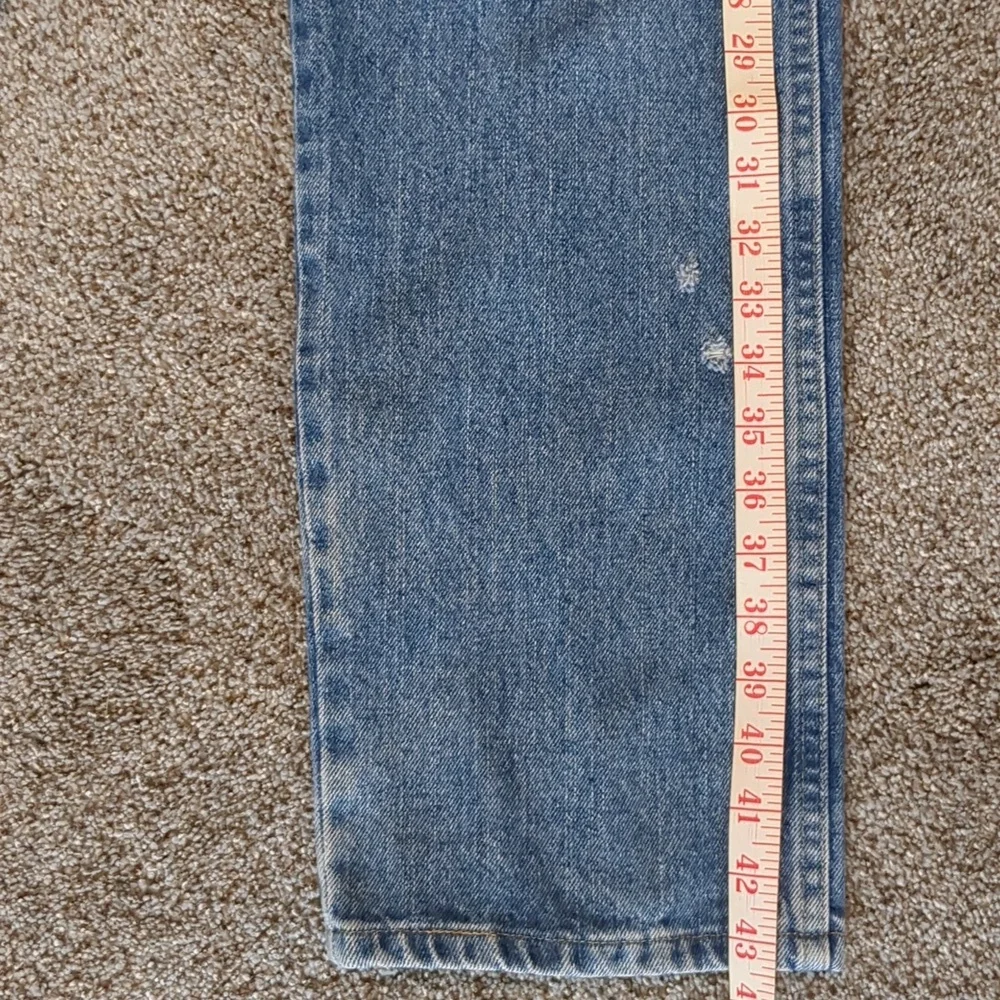 Men's Wrangler distressed regular fit blue jeans size 32X32 - Picture 3 of 12